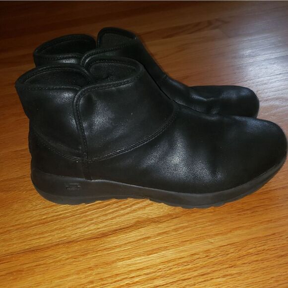 Skechers Black vegan booties - Picture 1 of 7